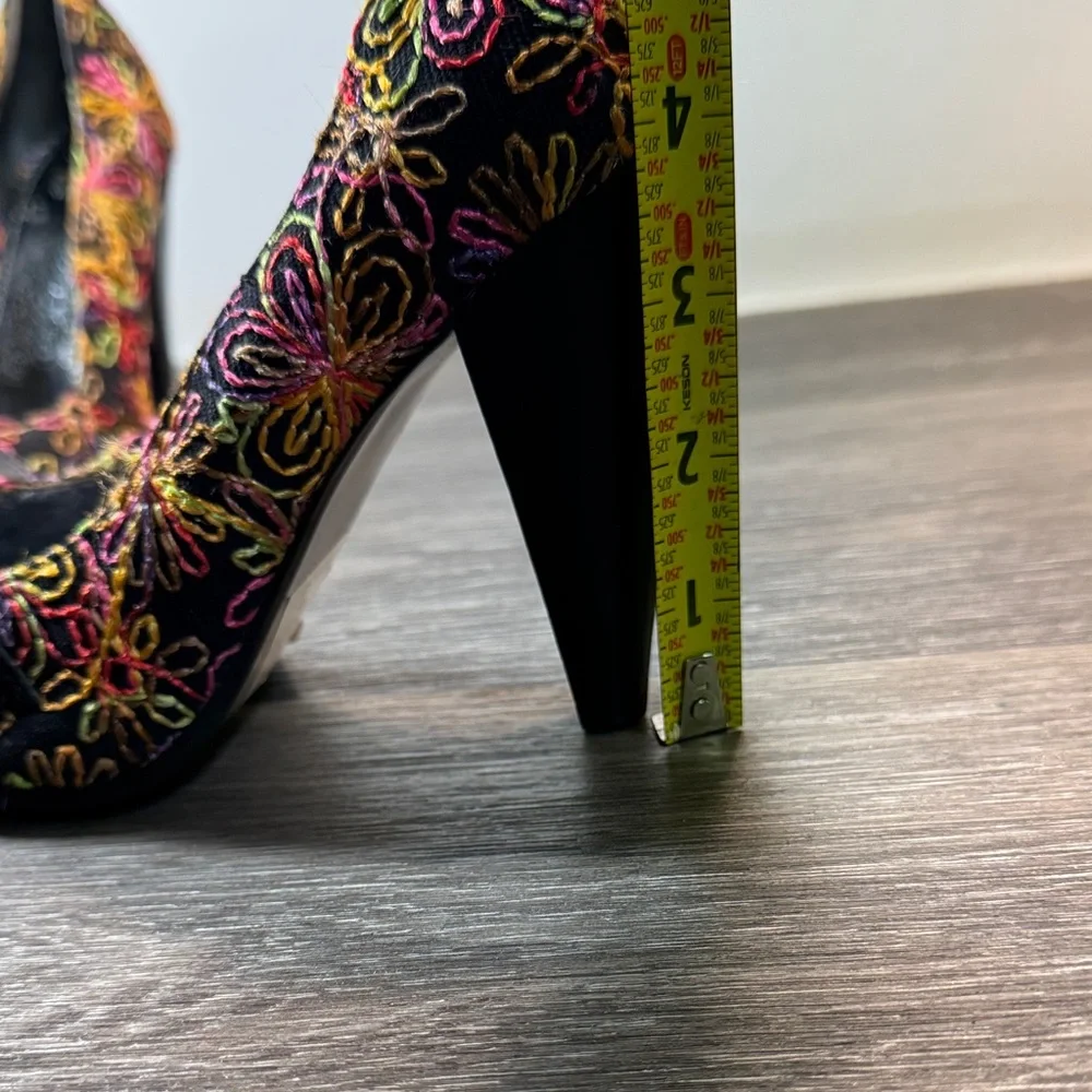 Naughty Monkey Embroidered Women's Heels woman’s 6 (s68)